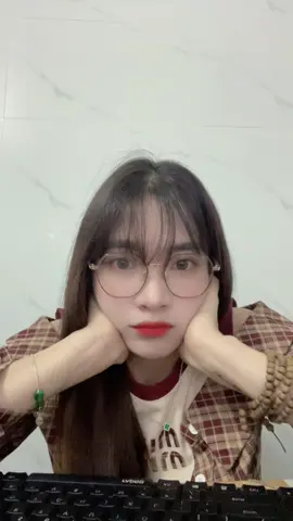 Đầu tháng chúc bé may mắn 