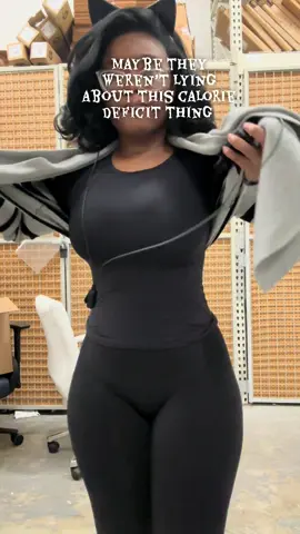 I’m squinting hard asf my blind behind. 