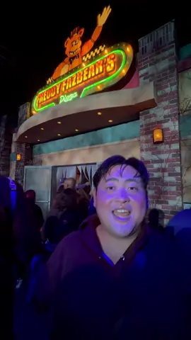 i love halloween horror nights @Universal Studios Hollywood @Halloween Horror Nights @Five Nights at Freddy's Movie #halloween #labubu #hnn #halloweenhorrornights #halloweencostume