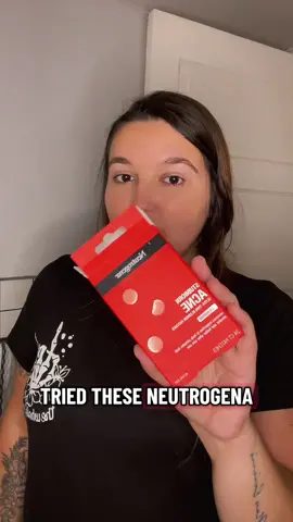 My go to pimple patches are right here on the tts😍👏🏼 #pimplepatch #acne #acnetreatment #neutrogena #skincare 