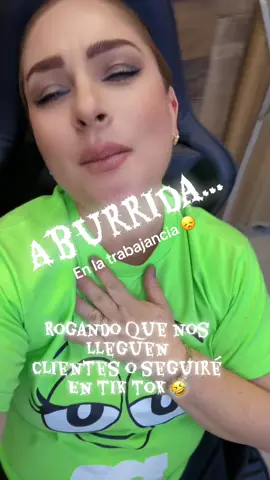 Porque me miras así?? #solojani💕 #latrabajancia #enlaaburricion🤦🏻‍♀️ #esviernes #enlatrabajacion  @JANET 