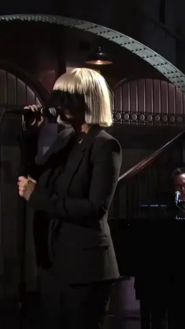 Sia #lyrics_songs #goldenmusic #lyrics #lyricsvideo #sia