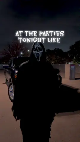 #halloween #chicago #friday #init #outside 