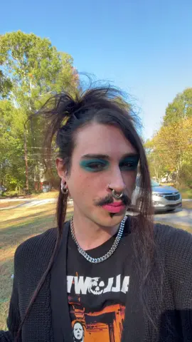 if you ever wanna know how much i commit i shaved my mustache just for this #korn #halloween 