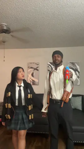 Can yall guess who we are? 😂😂  #rushhour #halloweencostume #couplecostumes #fyp @98babyydj 