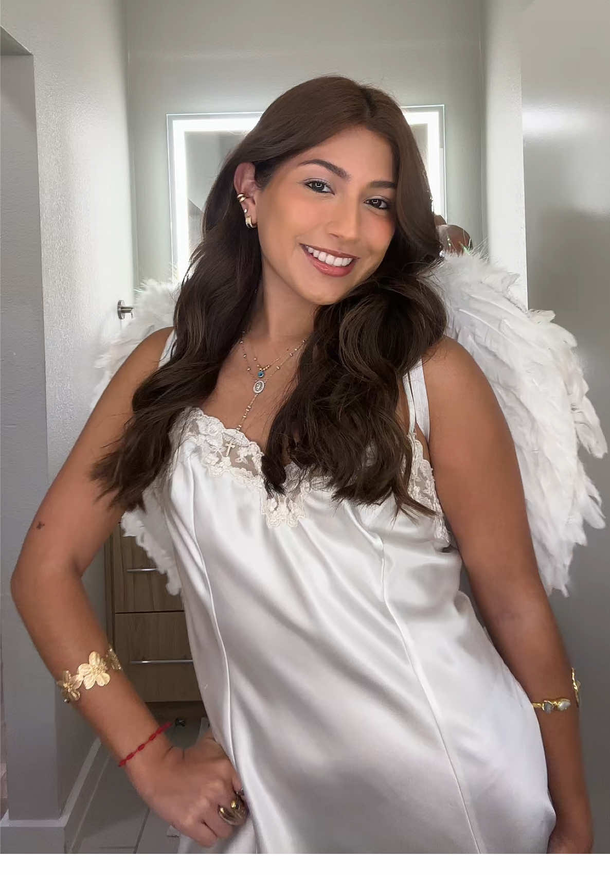 costume reveal 🪽 w a real VS dress that I thrifted! 🤍 #vsangel #vsangelmakeup #vsangelcostume #victoriasecret @Victoria’s Secret 