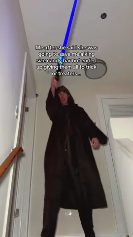 The chosen one is hungry… #couples #couplescostume #couplecomedy #starwars #anakinskywalker 