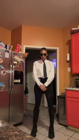 The government is run by extraterrestrials don’t quote me tho cause then I’d have to wipe ya memory 