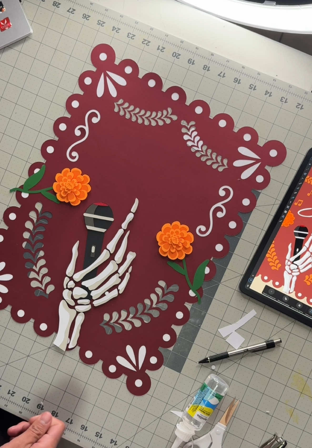 Haciendo mi tarea de cartel como siempre a la mera hora jajaja, pero e logró y quedó chido #fyp #cartel #diseñografico 