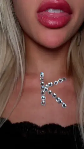 Taking my lil sister treat or treating no parties for this girl #halloweencostume #karensmith #meangirls #halloween2025 #halloweentransition 