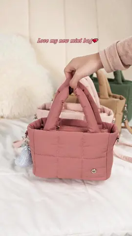 So obsessed with these mini puffer bag. #musthaves #westbronco #tiktokshopblackfriday #tiktokshopcybermonday #giftidea 