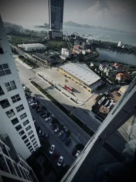 Nhưng mà trách sao được em ơi ?