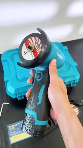 Angle grinder pakai battery ada harga promosi. Sesuai guna untuk kerja-kerja DIY & boleh buat kerja berat. Ada warranty, jangan risau 😎😎 Disclaimer : Harga akan berubah mengikut promosi yang dilakukan oleh seller & voucher dari Tiktok mengikut terma & syarat tertentu #anglegrinder #cordlessanglegrinder #minigrinder #grinder #dagmaracordlessgrinder 