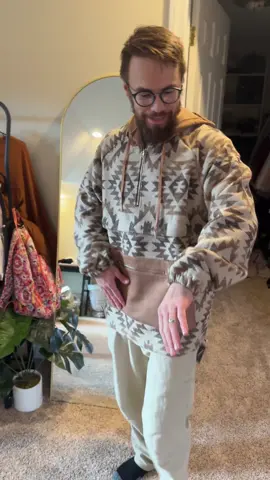 Why spend a fortune when this hoodie gives you all the cozy mountain vibes for under $40 😍 The mix of that soft fleece and faux leather pocket? Chef’s kiss. Perfect for chilly days, bonfires, or just looking effortlessly put together. #WinterStyle #AffordableFinds #MensFashion #TikTokMadeMeBuyIt #CozySeason