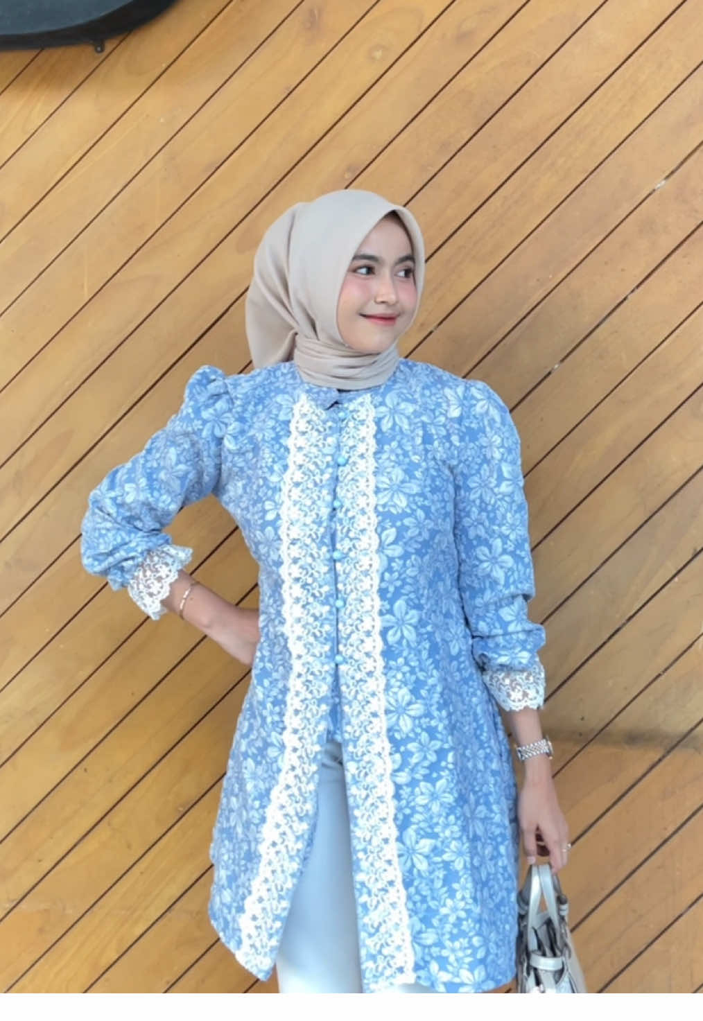 kondangan pakai outfit simple 🫶