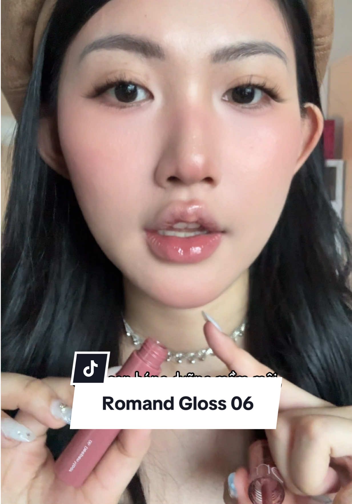 Màu son huyền thoại 1 thời? giờ dùng lại vẫn thấy xinhhh #romandgloss06 #romandlipgloss #sonbongduong #swatchson #reviewson 