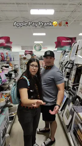 dude started pushin his wife for no reason😭🤣✌🏾💔🥀#fyp #prank 