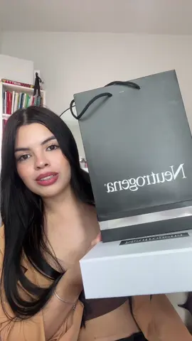 Mini haul del evento de Neutrogena 😍😍 #skincare #neutrogena #retinolboost 