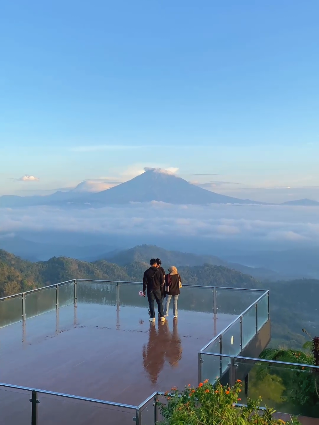 #tumpengmenoreh #wisatajogja #explorejogja #sunrise #nature 