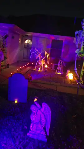 #halloween2025 #grimreapers #dragons #yarddecor #halloweenishere 