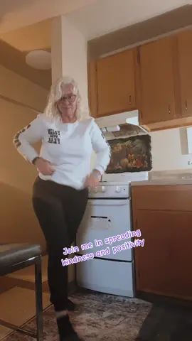 #goodvibesonly #danceyourworriesaway #crowningqueens 