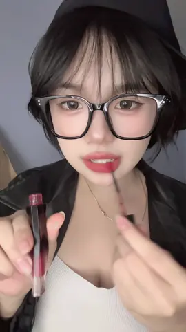 Bibir jadi plumpy klw make inieh 🫦 #makeup #shorthair #timephoria #bondol #4u 