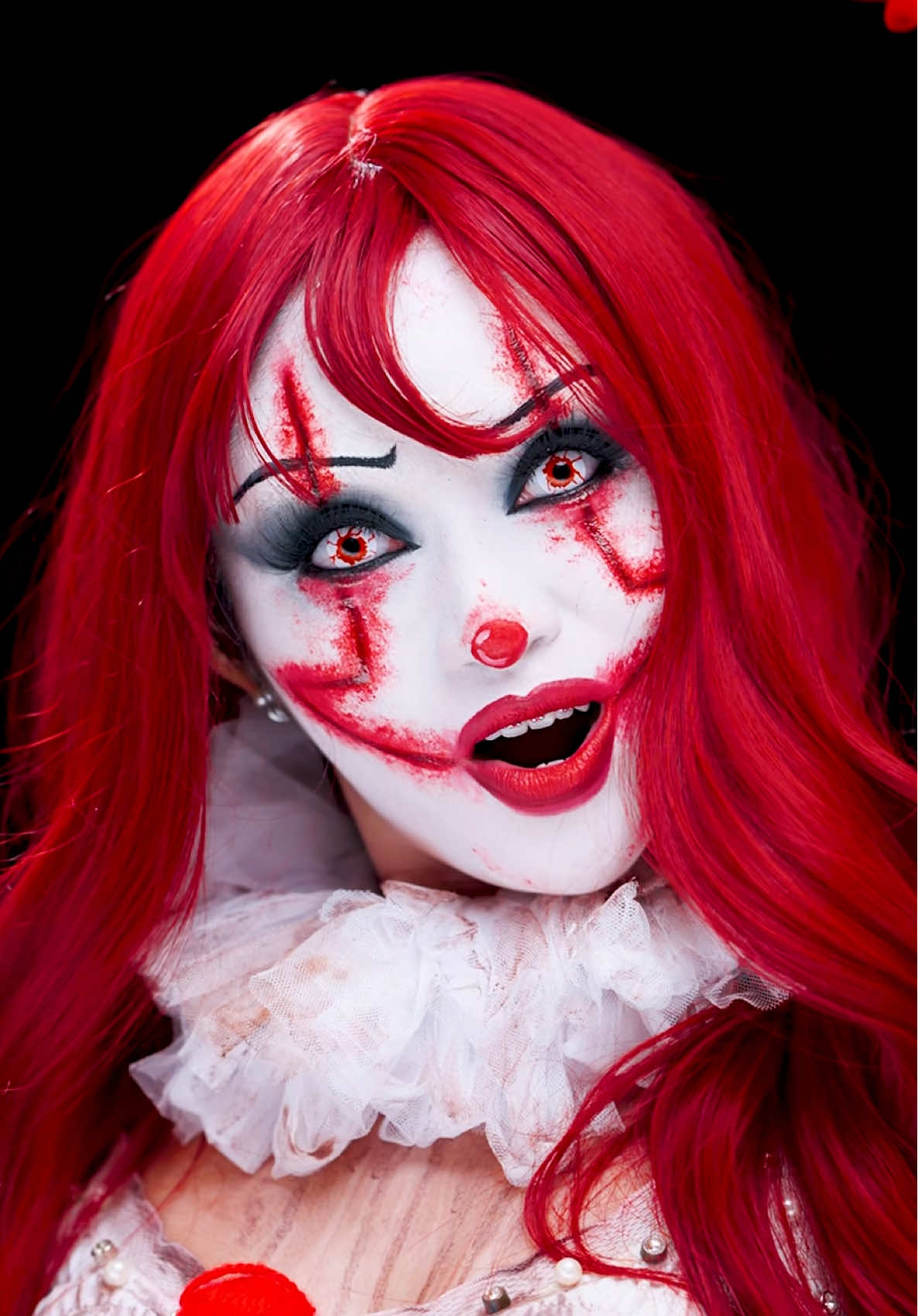 Round and 'round and 'round we go! 🎡🎪🤡 Video: @Mr_JUANTAKE  #clown #clownmakeup #halloween 