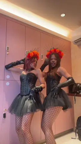 sama manusia ini ajakkk terus @ayuu 