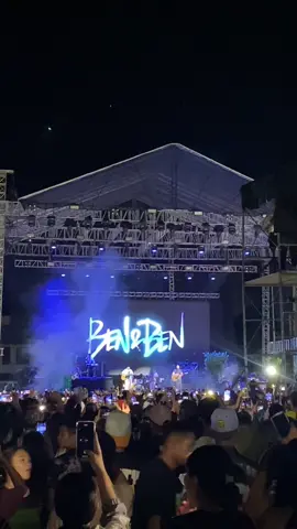 Ben&Ben at Dumangas,Iloilo🥹✨.   What a precious night to be with someone you love while watching Ben&Ben concert😭💞 #fyp #foryoupage #benandben 
