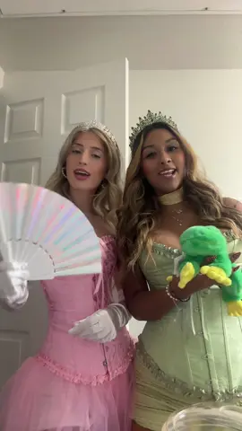 Princess Tiana and miss Lottie 🤍🩷 we don’t need a prince @bea #fyp #halloween #princesscharlotte #princessandthefrog 