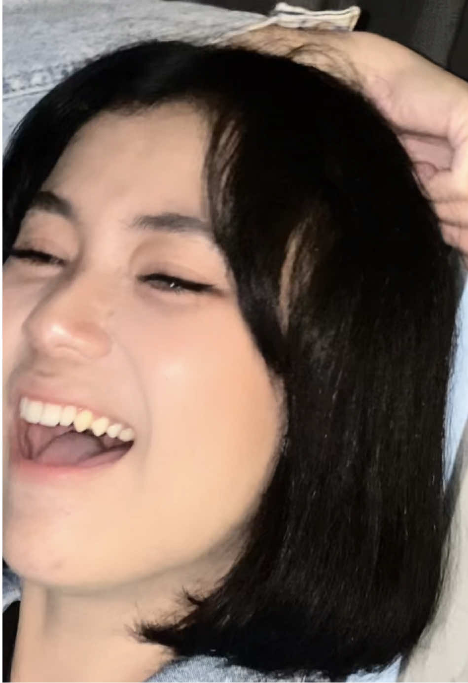 kau bisa membahagiakan menceriakan kau bisa mengembirakan mempesonakan JaLuuuuu ingin di cintaimu dan menyintai JaLuuuuu ingin bila terjaga kau di sampingku selamanyaaaaaaaa