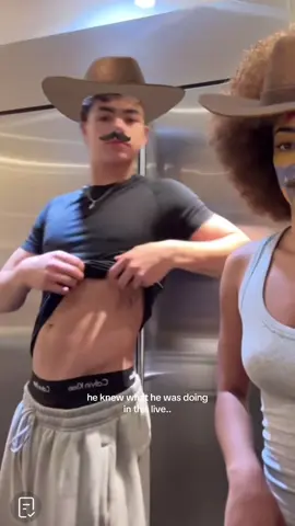 #capcut HOLY FLEXING #fyp #malachibarton #flexing #hot @Malachi Barton 