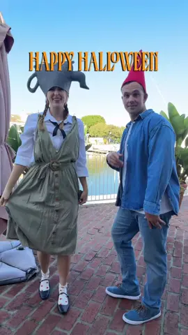 Have fun tonight, save the dark chocolates for me! 😊🎃 #wirtandgreg #overthegardenwall #happyhalloween #costumes #halloween