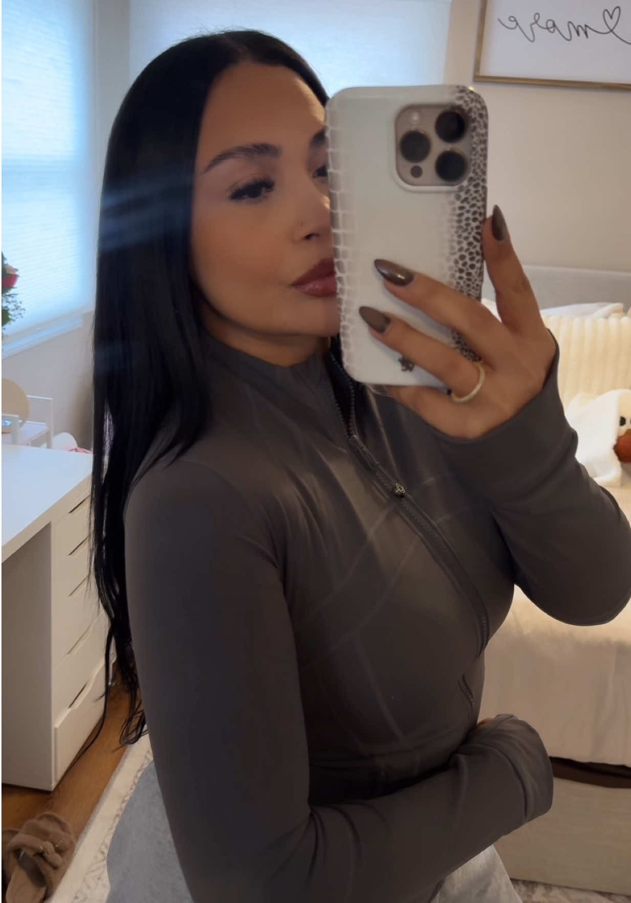 this jacket is everything! literally identical 😳🩶 #bbljacket #workoutclothes #OOTD #fyp 