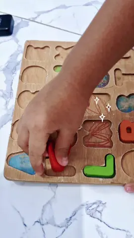 mainan puzzle alphabet kayu #puzzlealphabet #motorikanak #puzzle #alphabet 