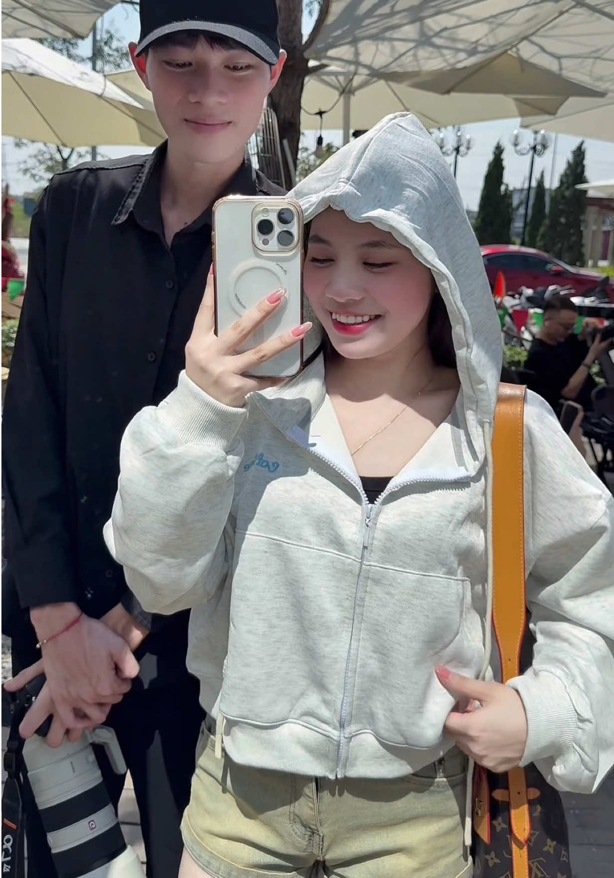 Hoodie nữ thêu xinh