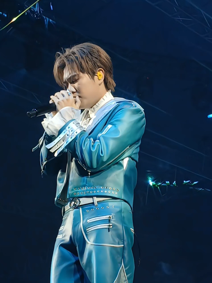 Giá Mà Anh - CAPTAIN BOY tại Saigon chill fest, đã nghe được bản live rồi. Nay được nhìn bạn gần hơn, xứng đáng camp rào #CAPTAINBOY #HOANGDUCDUY #GIAMAANH #saigonchillfest @capttainboy11_06 @cbbtd.official 