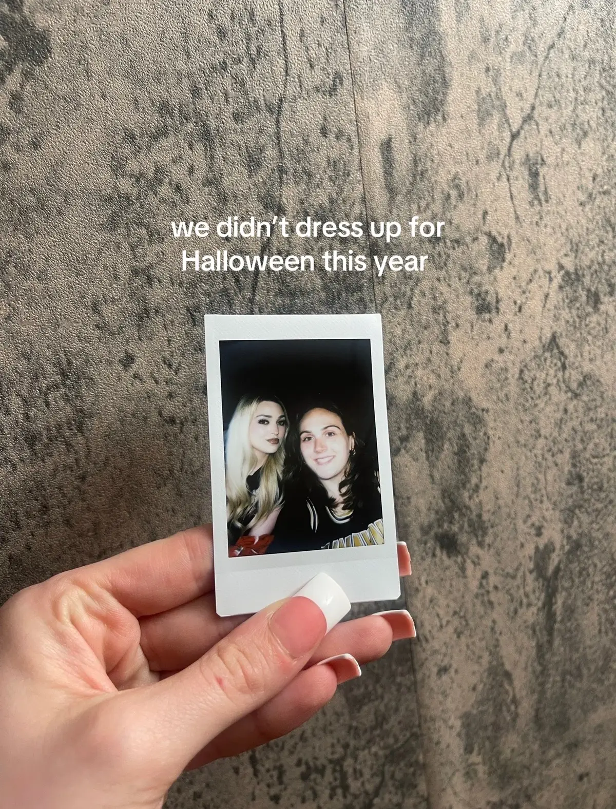 Like can we just go back to being little 🥺🥺 in my feels BUT I hope everyone had an amazing Halloween 🎃 (I didn’t like that costume when I wore it when I was young BUT my mom knew it would be iconic - and she was right hahaha)  #halloween #halloweennostalgia #nostalgia #Siblings #nostalgic 