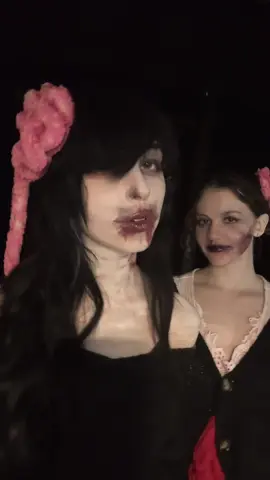 🧠🧟‍♀️🧟‍♀️❤️#fyp #halloween #halloweencostume #zombie #zombiemakeup 