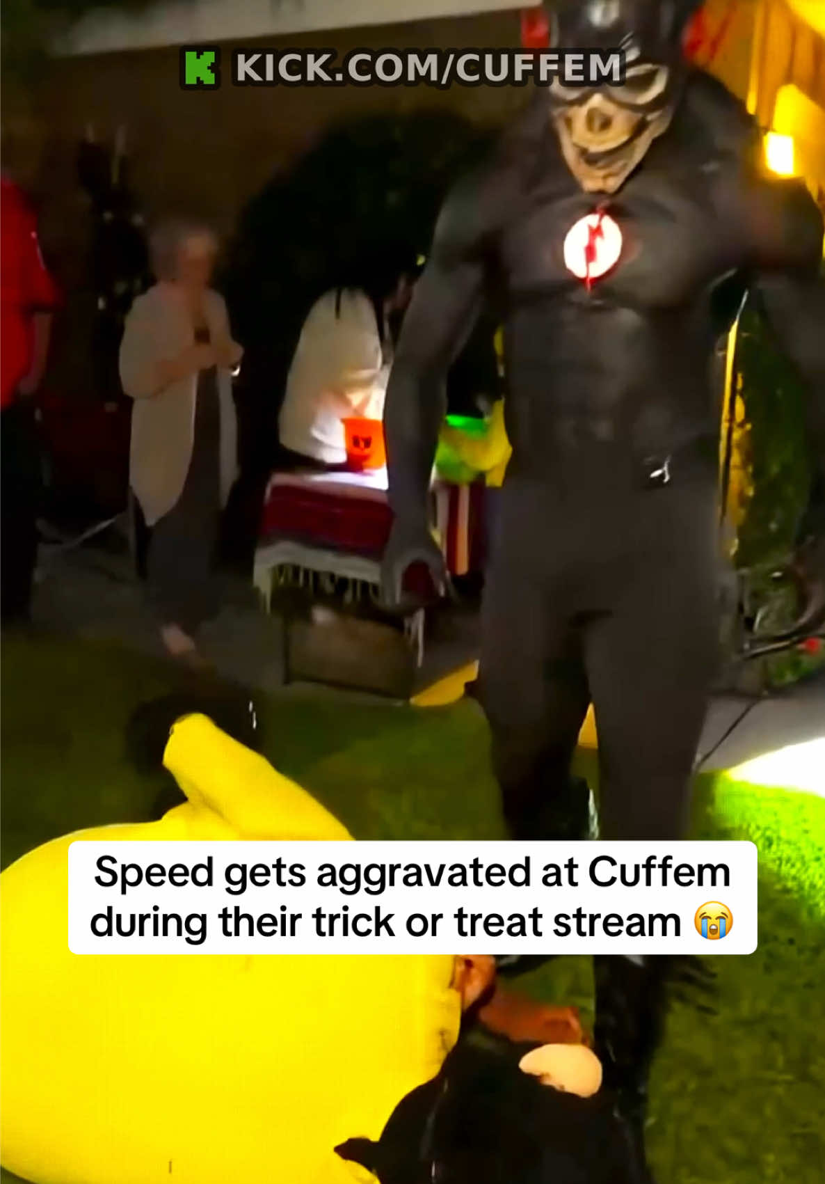 What is bro doin ☠️ #cuffem #ishowspeed #halloween #fyp 