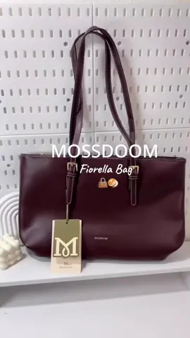 กระเป๋าโท้ทใบใหม่จาก MOSSDOOM ใบใหญ่จุใจมาก สาวชอบแบกของต้องมี สวยจึ้งมาก 👜✨#mossdoom #fiorellabag#กระเป๋าmossdoom #กระเป๋าสะพายข้าง #กระเป๋าแฟชั่น #กระเป๋าผู้หญิง #กระเป๋าสะพายไหล่ #กระเป๋าสวยๆ #fyp 