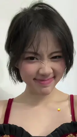 welcome back llaa, tetap jdi ella yg ceria, lucu, dan menghibur buat kita yaa 🤗🤗  #ellajkt48 #jkt48 #gabrielaabigail 