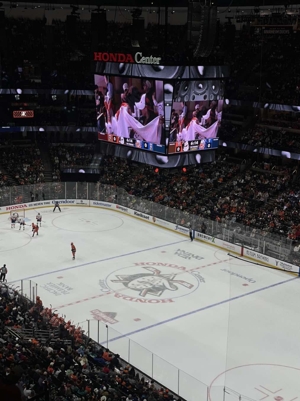 i meannn since i do love a good hockey romance book (me because i celebrated 2 weeks ago 😭😭) #offcampus #offcampusseries #offcampusellekennedy #briaru #BookTok halloweekend, booktok, off campus, off campus series, elle kennedy, garrett graham, college, briar u, briar u series, hockey romance, hockey romance books, puck bunny, puck bunny costume