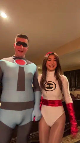 #elastagirl #mrincredible #halloween #fyp #trending 