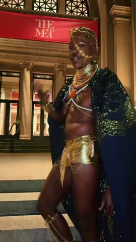 It’s time for heaux to gag! 🎃🌹🥂 #xerxes #fashion #fyp #foryoupage #power 