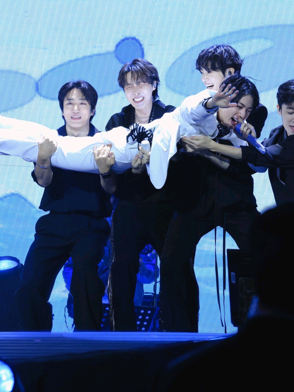 Jin Tour Encore  #Jintourencore #Jin #Jhope #jungkook #BTS @BTS @hobipower 