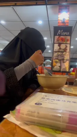 “Kuatkan Anak-anak Ku Ya Allah” yakinlah tak ada yang lambat, tak ada yang cepat, takdir Allah itu cantik dan tersusun. وَخَلَقَ كُلَّ شَيْءٍ فَقَدَّرَهُ تَقْدِيرًا semoga ada kabar baik tentang sesuatu yang telah kita tunggu dengan sabar. #anaksolehahayah #bersyukurnikmatallah #anakanugerahterindah  #allahumasollialaasayyidinaamuhammad 