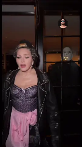 It’s Halloween Night 😱 Run For Your Life 🧡🔪💀👻🎃🩸 #madonna #madonnafans #madonnaontiktok #halloween #roccociccone 