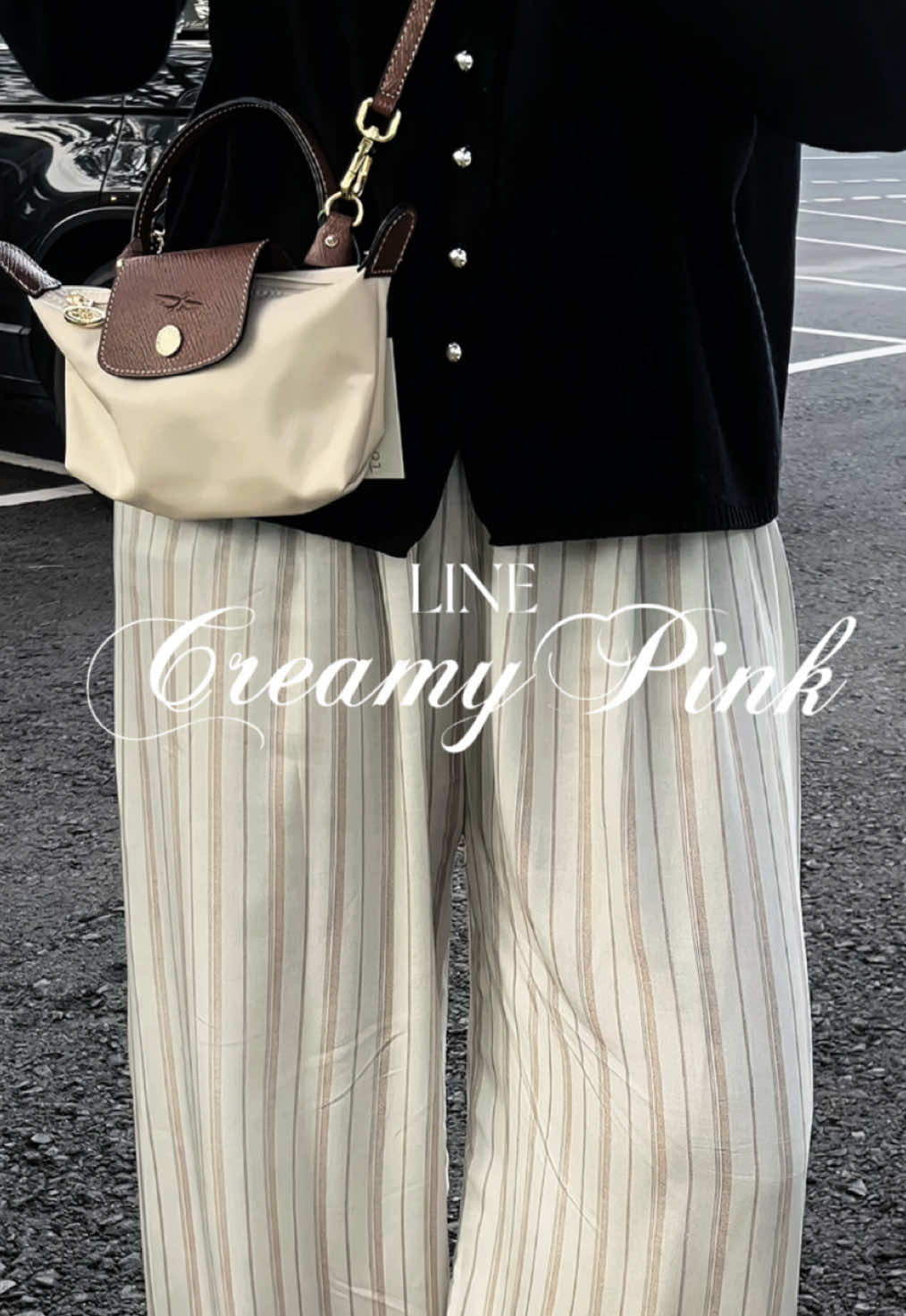 kalo motif nya gemes gini kan buat nongki juga cakep👀🤍🍰#celanawanita #stripepants #kulotrayon #ootdsantai #fyp 