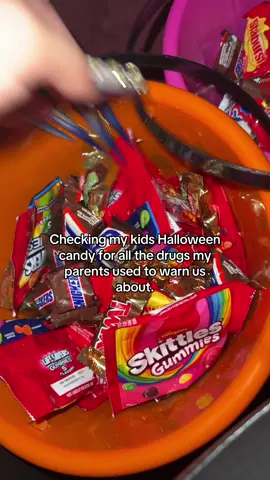 Update: Still no drugs 😒😭🤣 #viral #fyp #laughter #halloween #halloweencandy 